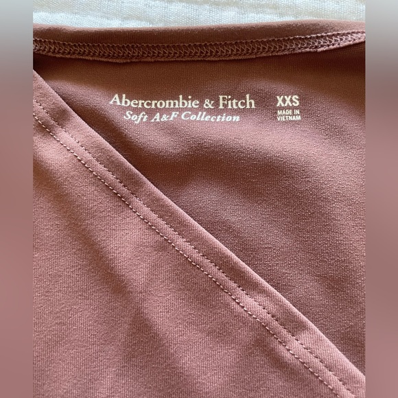 Abercrombie & Fitch Mauve Long Sleeve Bodysuit - Picture 2 of 2